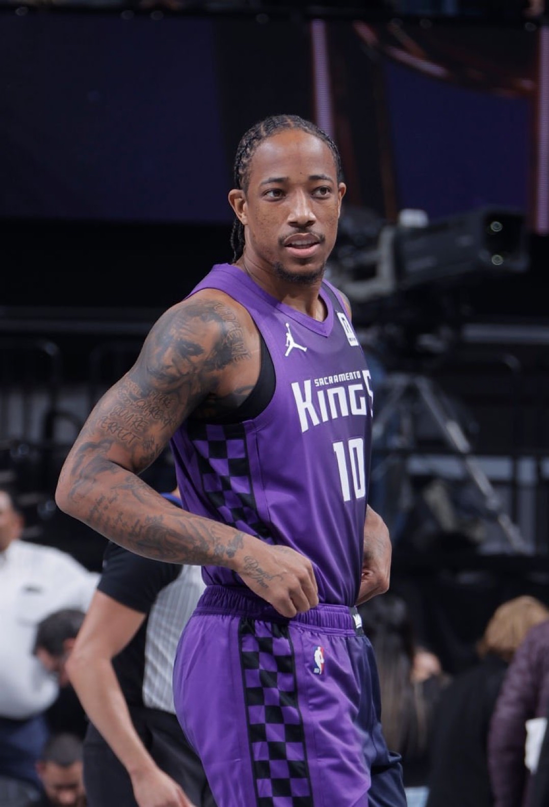 景下依旧保 景下依旧保