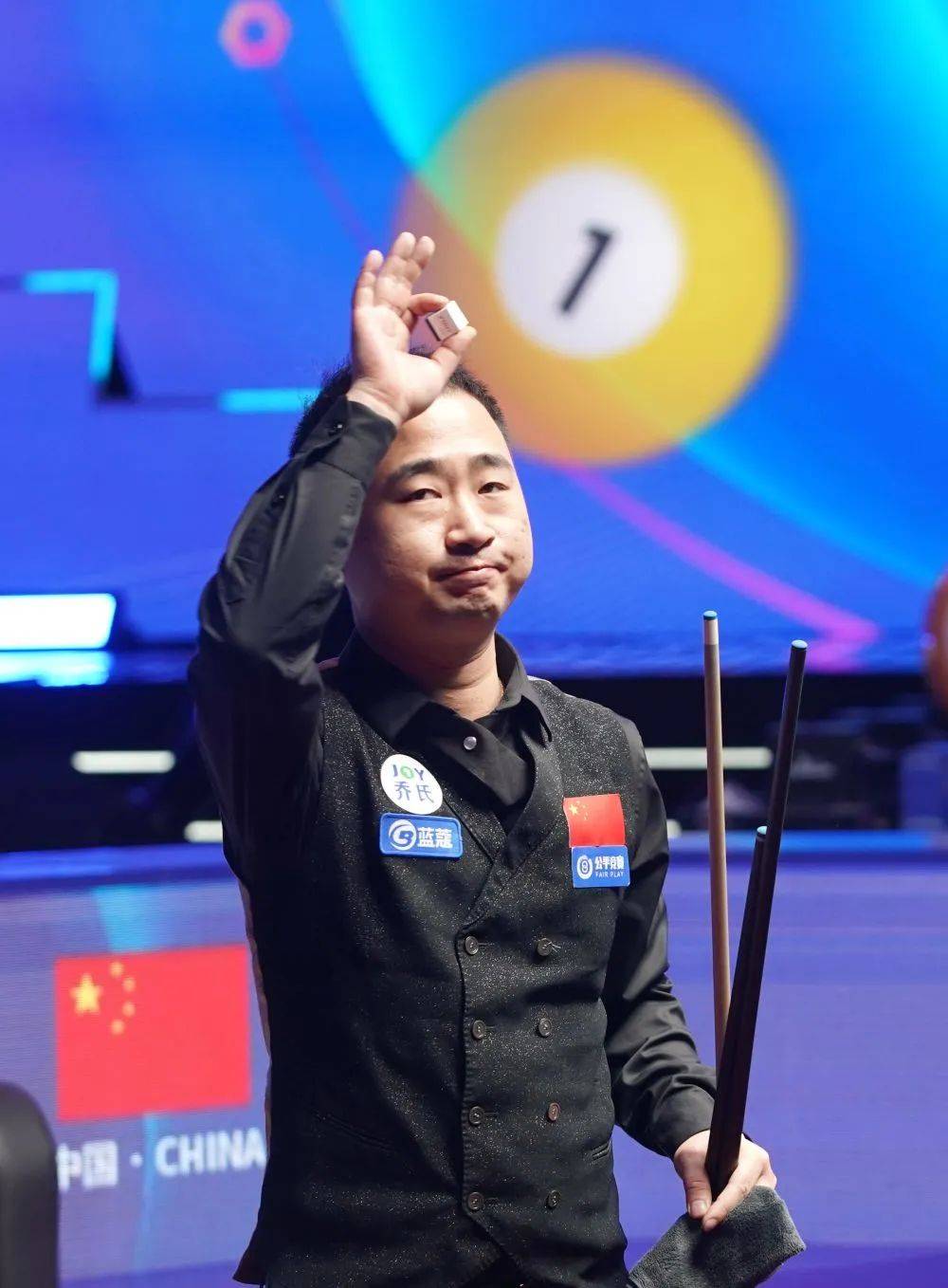 辐射全球的 辐射全球的